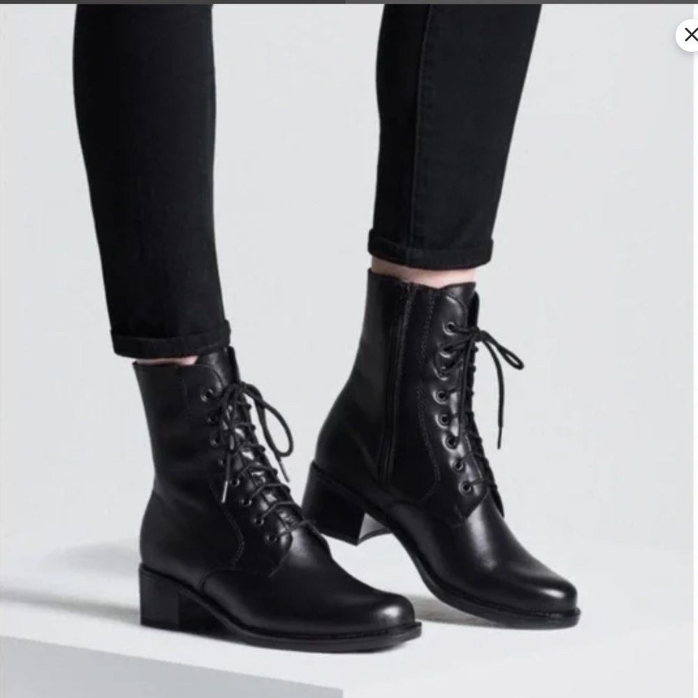 La Canadienne Palmina Lace Up Waterproof Leather Boots Black 11M EU 41